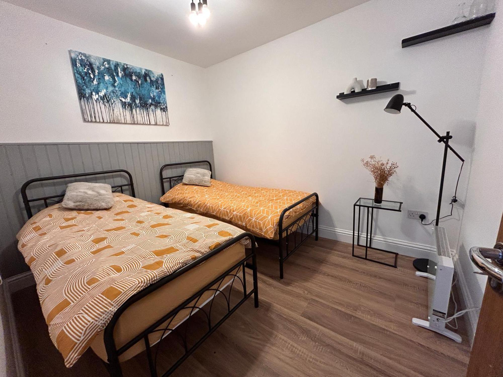 Apartment Vibrant 2 Bedroom Flat With Secure Private Parking Birmingham